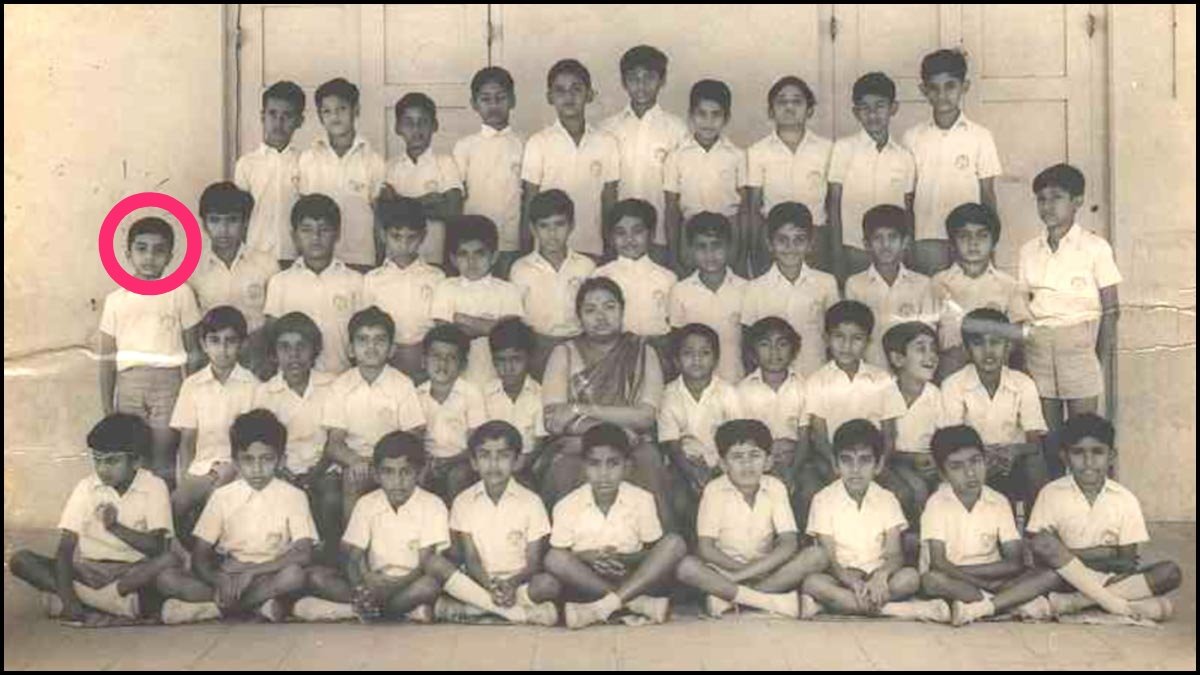 There is a mega superstar hidden in this picture, can you find out who it is?