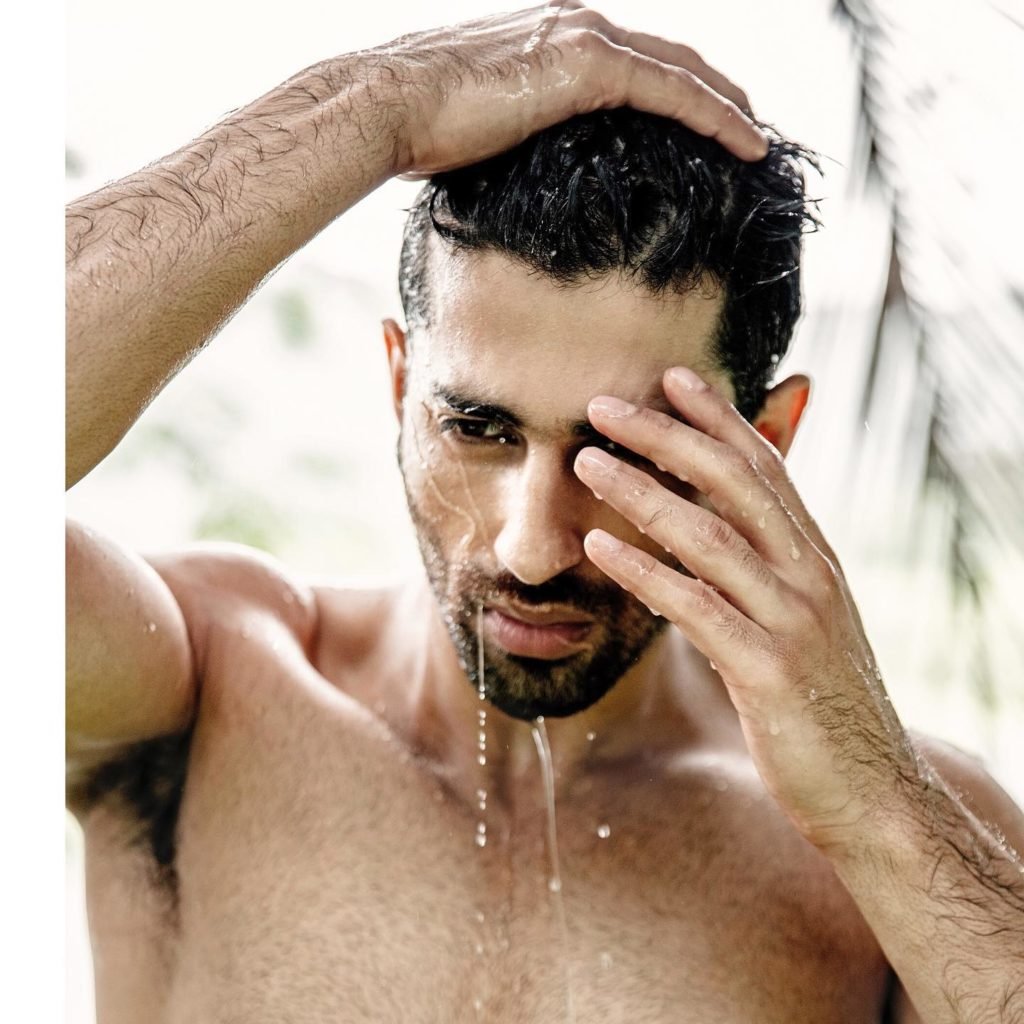 Aashim Gulati Biography, Age, Family & Movies - MixIndia