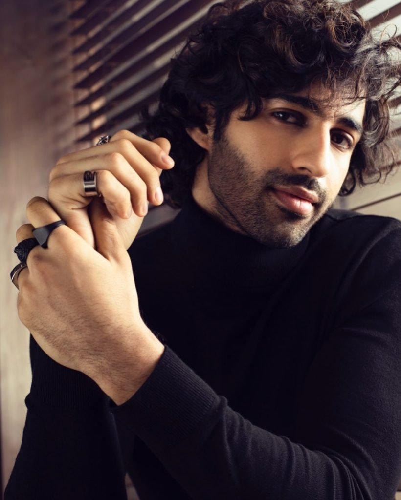 Aashim Gulati Biography, Age, Family & Movies - MixIndia
