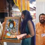 Fulfilled his wish despite the busyness of his daughter's wedding!  Jasna handed over the picture of Lord Krishna to Prime Minister Narendra Modi.  Thanks Kannan and Suresh Gopi!