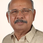 He slipped and fell from the top floor of the theater;  The theater owner died