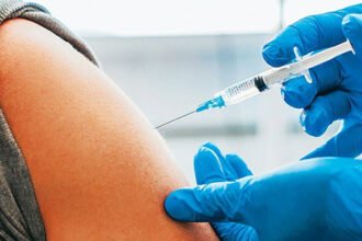 Do people who get the Covishield vaccine get blood clots?  Does the vaccine have side effects?  If not, then what does the company that made the vaccine say in the affidavit filed in the UK court?  Know the truth