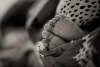 The woman said that she had put a shawl around her neck and put a cloth in her mouth