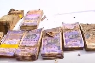 7 bundles of 500 and 5 bundles of 100. Fire force recovered four lakh rupees wrapped in plastic cover.